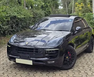 Porsche Macan GTS 2018 Black