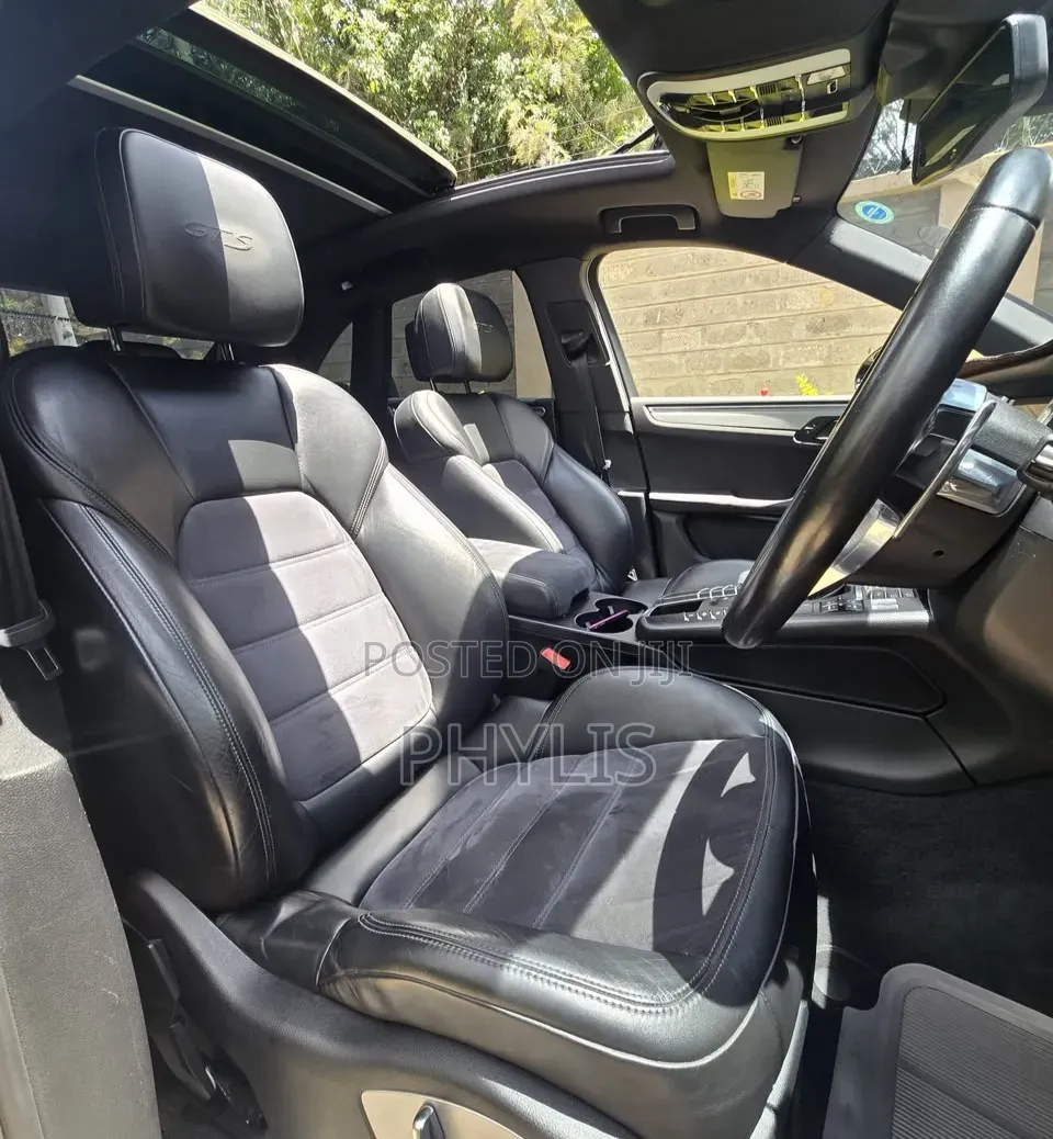 Porsche Macan GTS 2018 Black