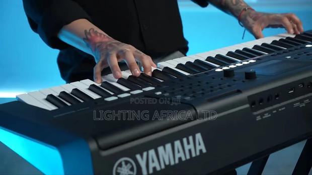 Original Yamaha PSR E 483 Keyboard Complete With Power Adapter - thumbnail 4
