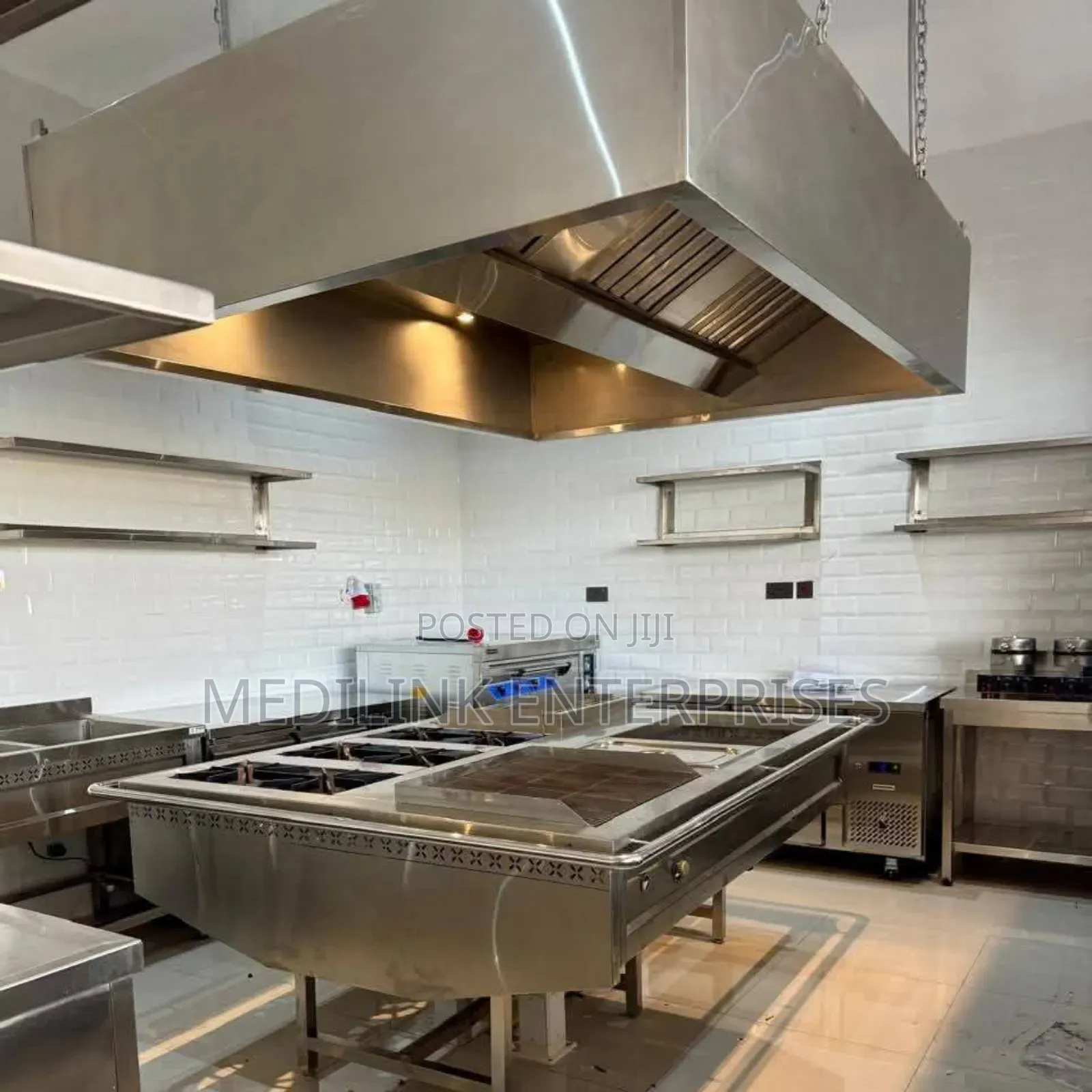 Erring Highland Modern Stainless Kitchen Set Up