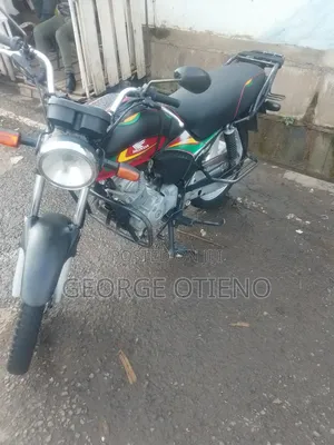 Honda CB 2021 Red