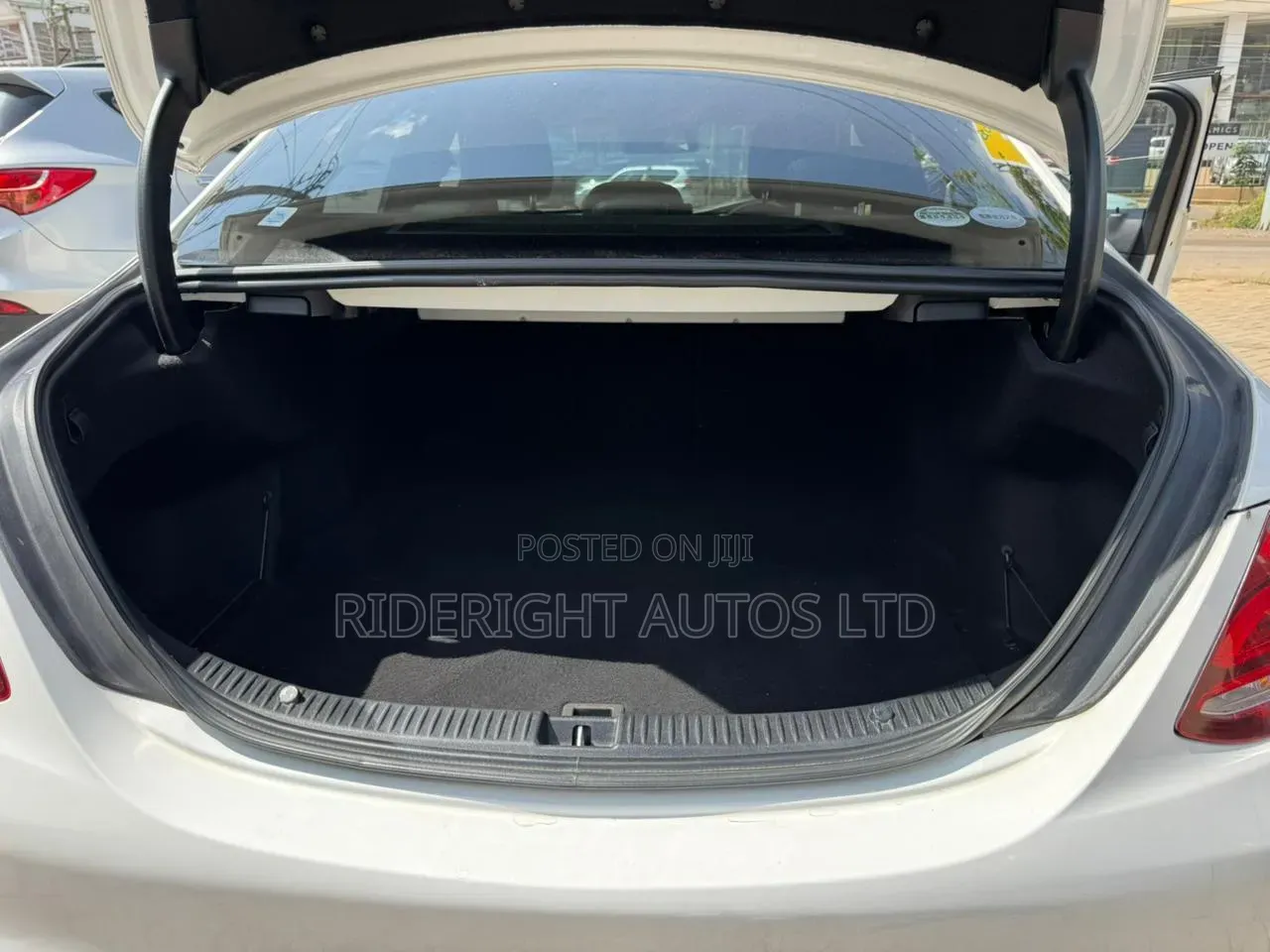 Mercedes-Benz C200 2016 White