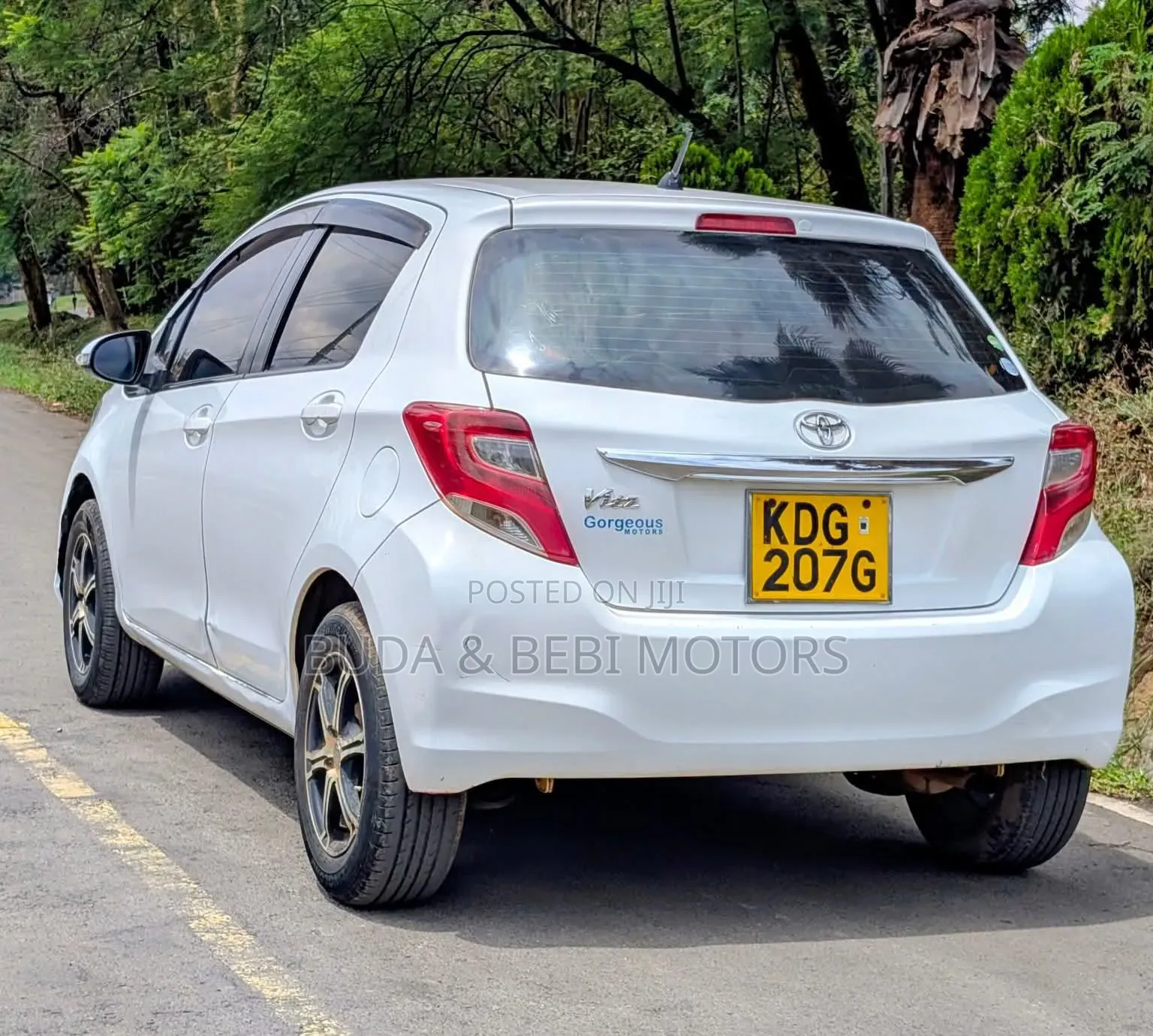 Toyota Vitz 2014 White
