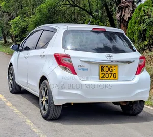 Toyota Vitz 2014 White