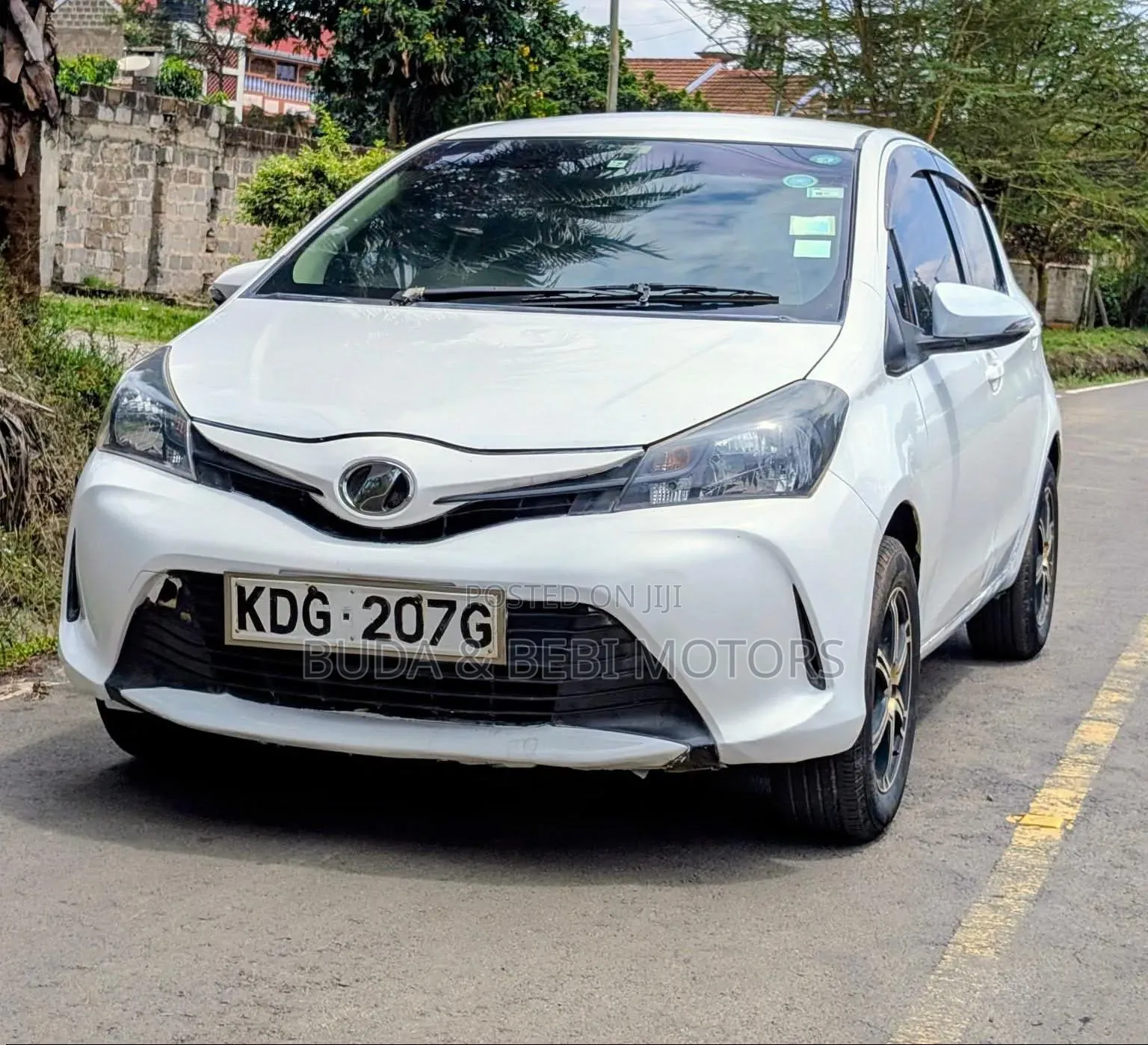 Toyota Vitz 2014 White