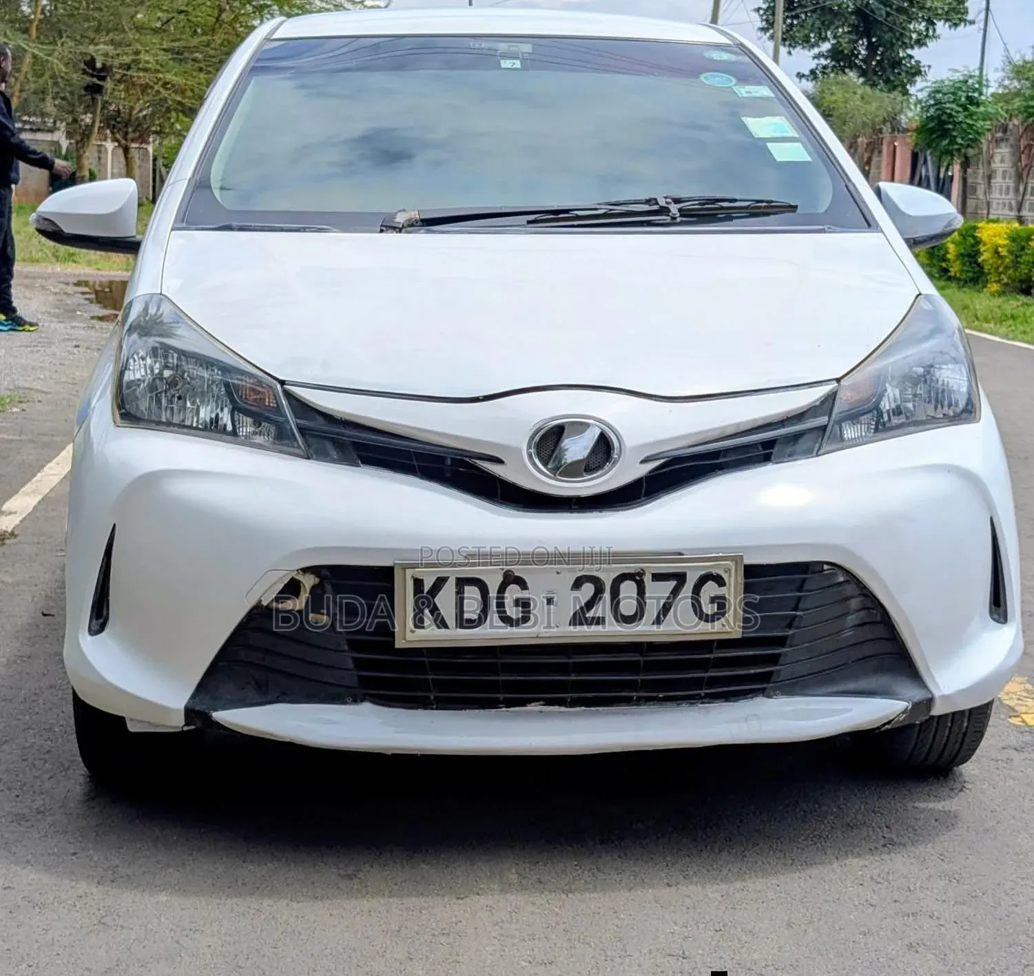 Toyota Vitz 2014 White