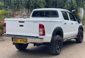Toyota Hilux 2008 White