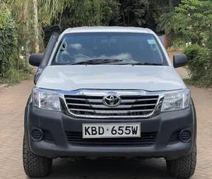 Toyota Hilux 2008 White