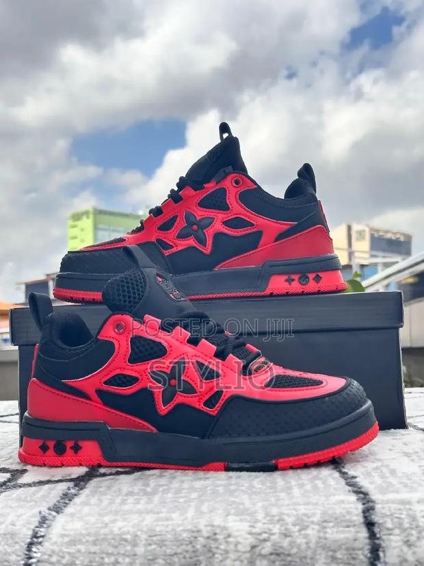 Louis Vuitton Sneakers - thumbnail 3