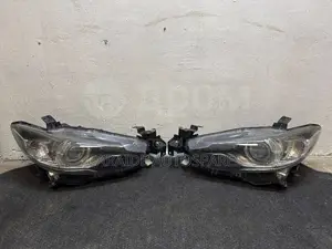 Mazda Atenza 2014/2015 Headlights