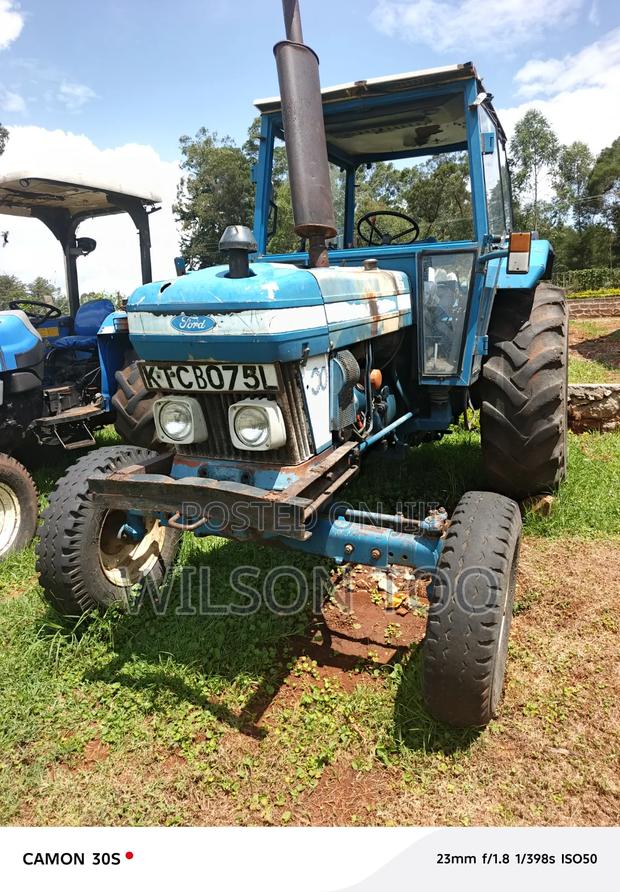 Ford 5610 Tractor - thumbnail 3