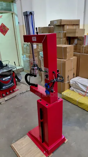 Electro Pneumatic Tyre Vulcanizing Machine New Design.