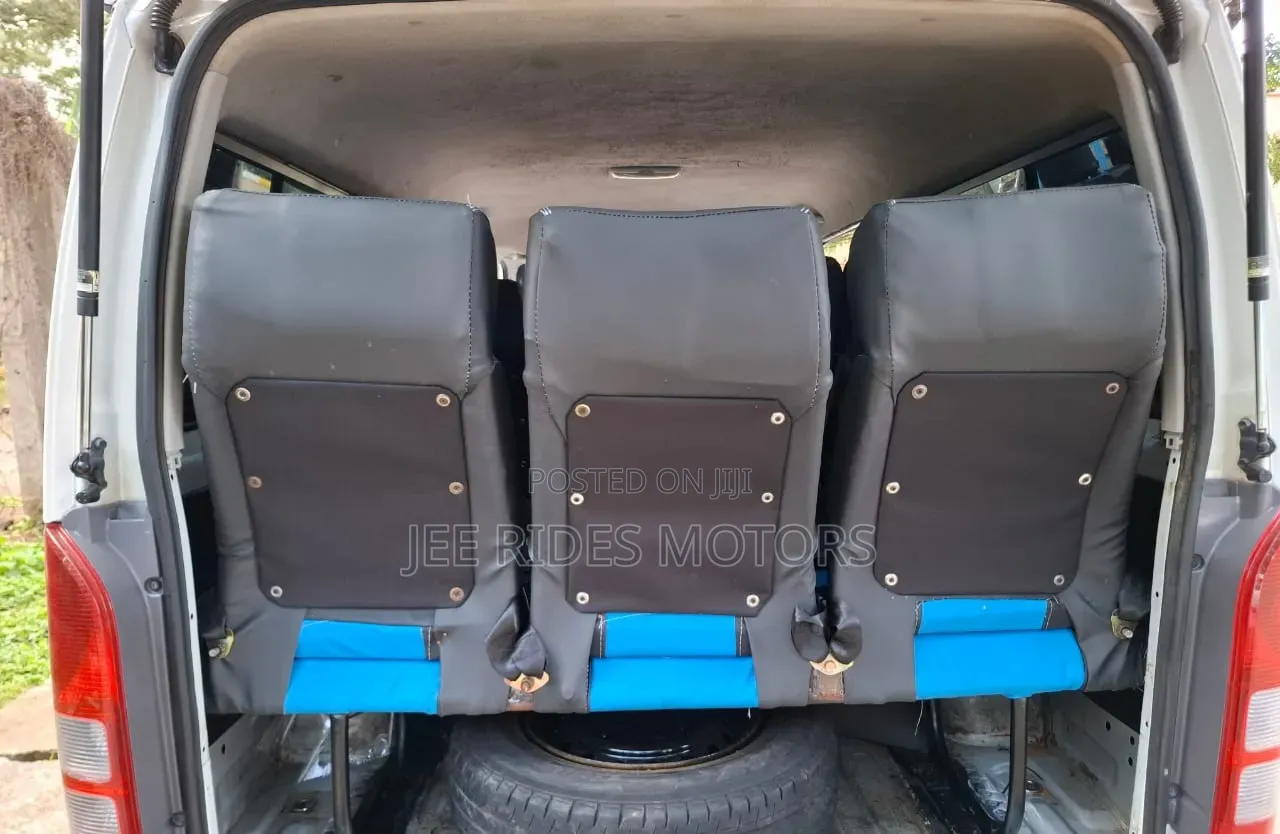 Toyota HiAce 2011 White