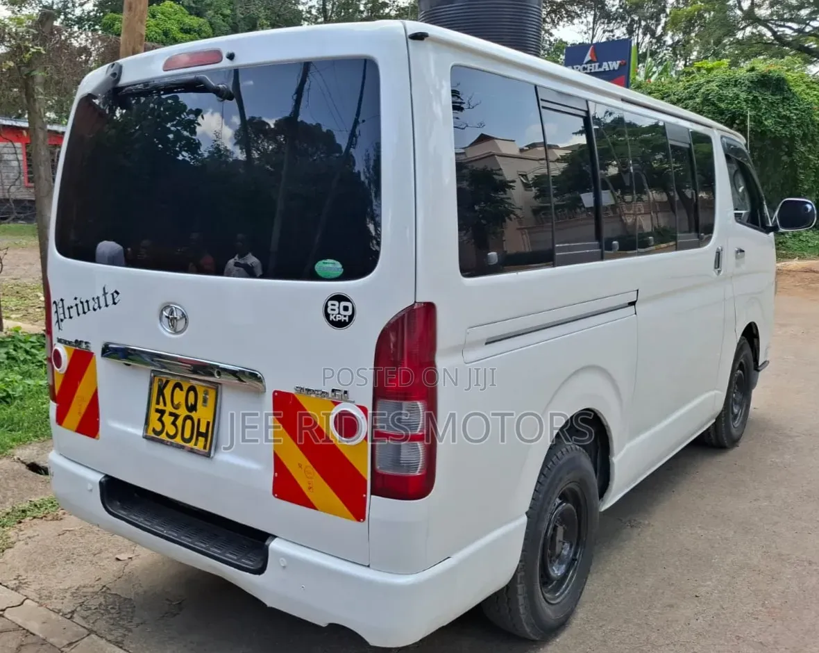 Toyota HiAce 2011 White