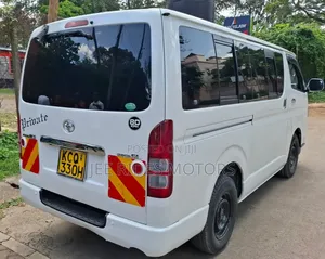 Toyota HiAce 2011 White