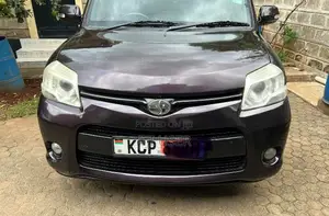 Toyota Sienta 2011 Purple