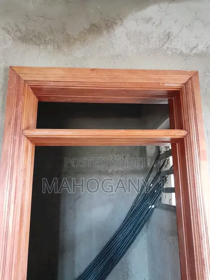 Mahogany Arctraves