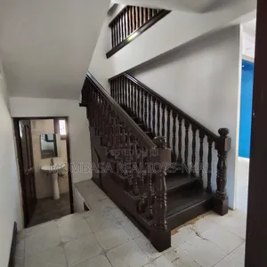 4bdrm House in Nyali, Ziwa la Ngombe for rent