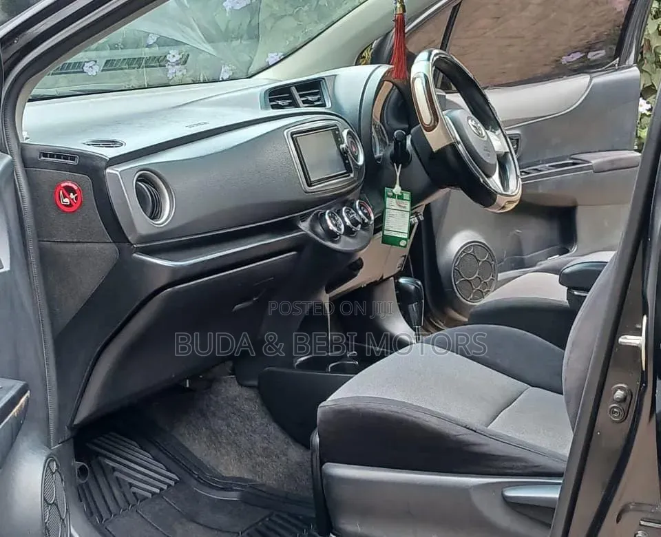 Toyota Vitz 2012 Black