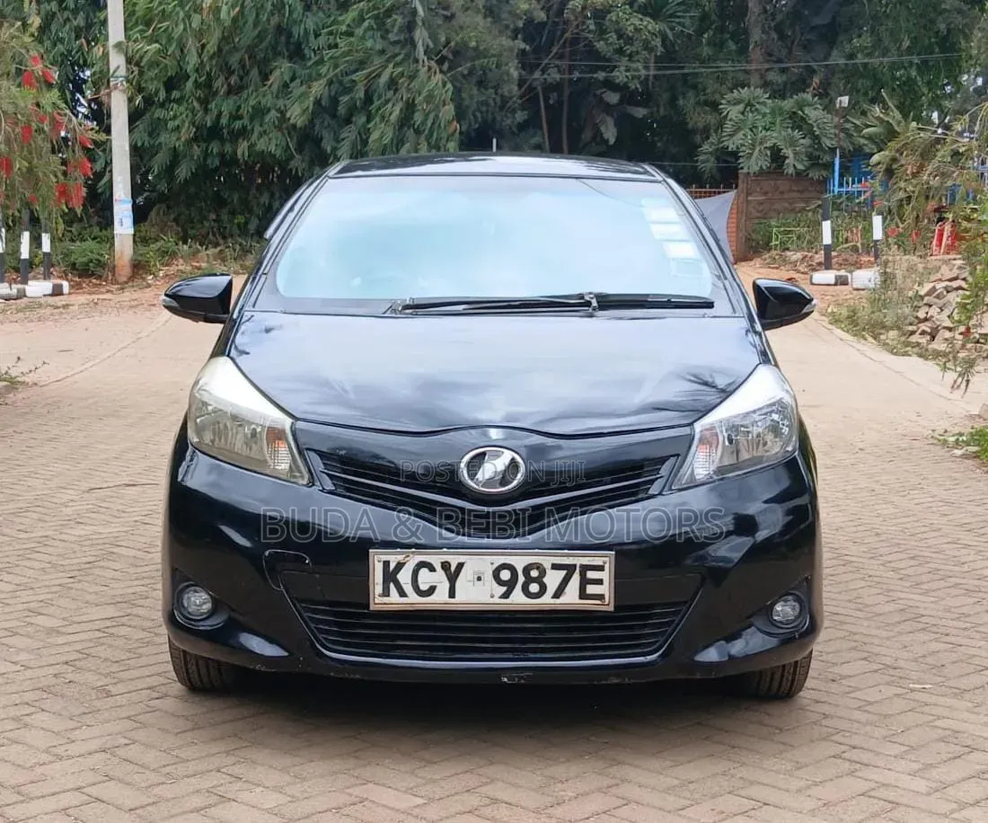 Toyota Vitz 2012 Black