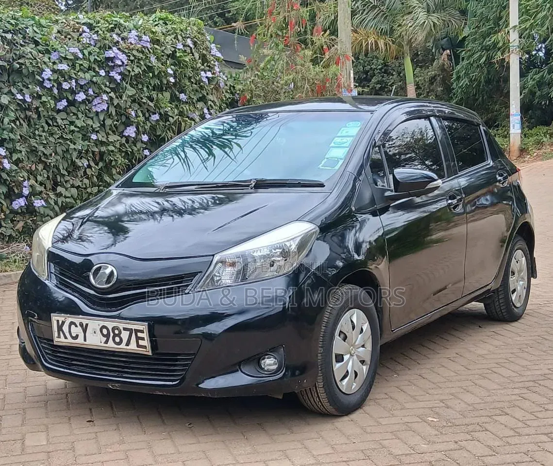 Toyota Vitz 2012 Black