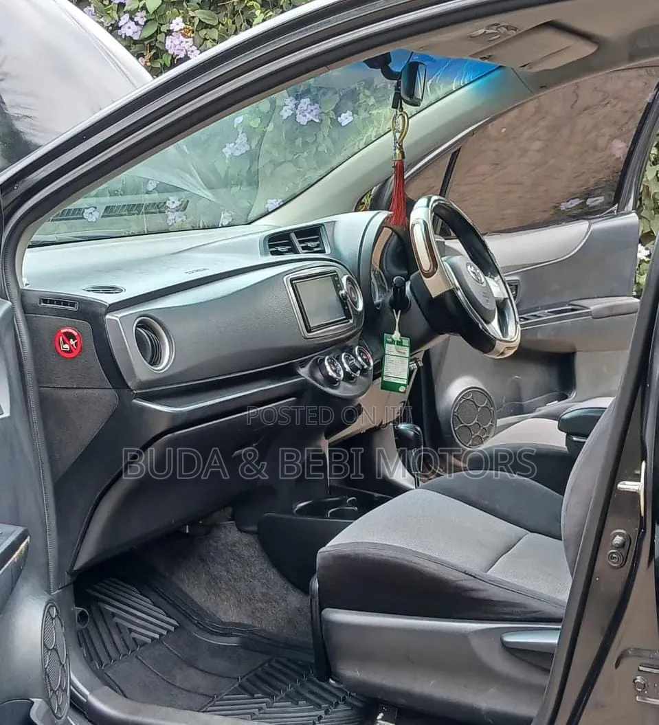 Toyota Vitz 2012 Black