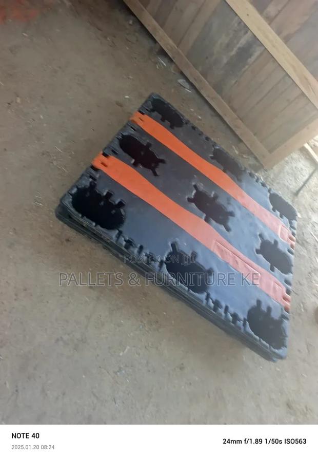 Industrial Plastic Floor Pallet - main view
