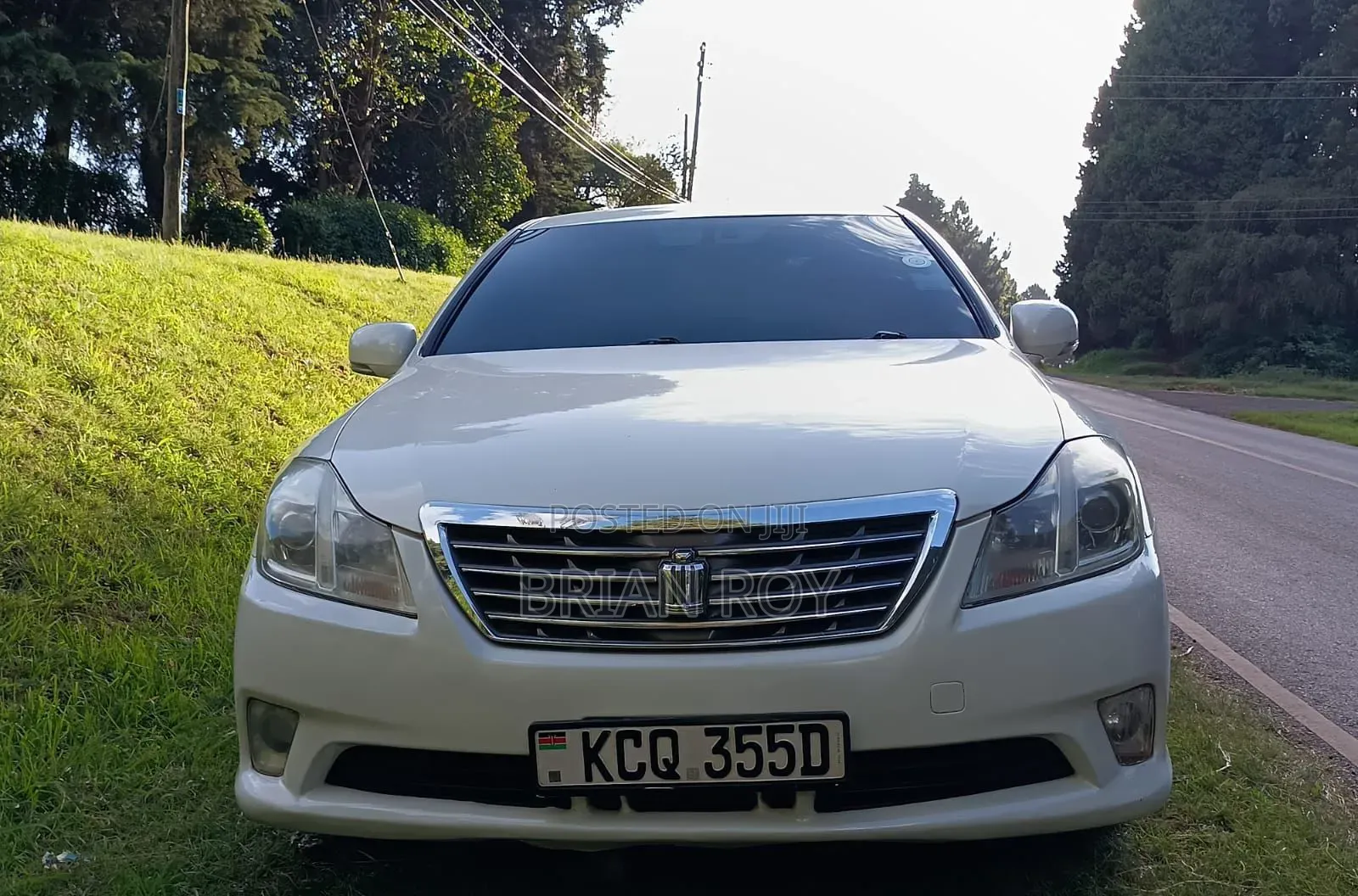 Toyota Crown 2011 White