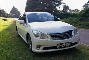 Toyota Crown 2011 White