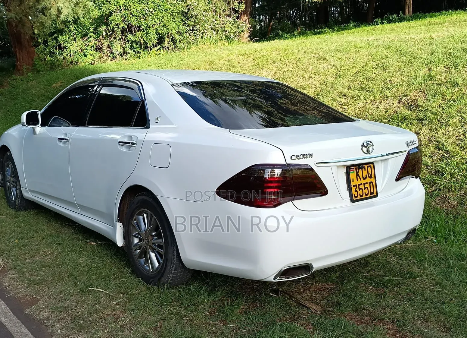 Toyota Crown 2011 White