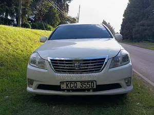 Toyota Crown 2011 White