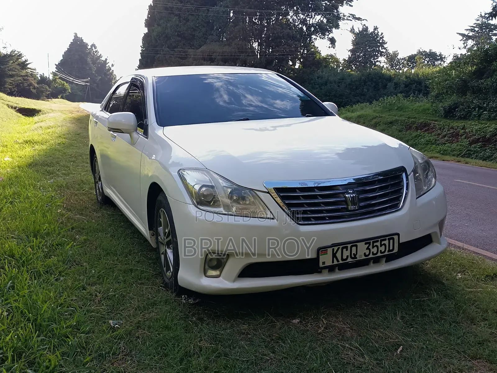Toyota Crown 2011 White