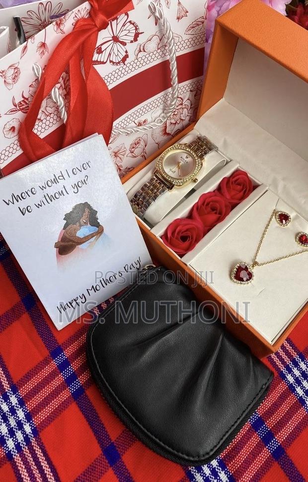 Ladies Purse Wallet Accessories Gift Pack - main view