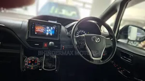 Toyota Noah 2018 White