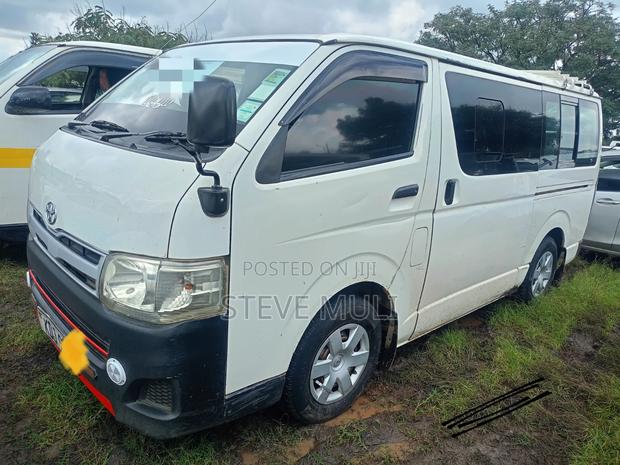 Toyota HiAce 2014 White - thumbnail 4