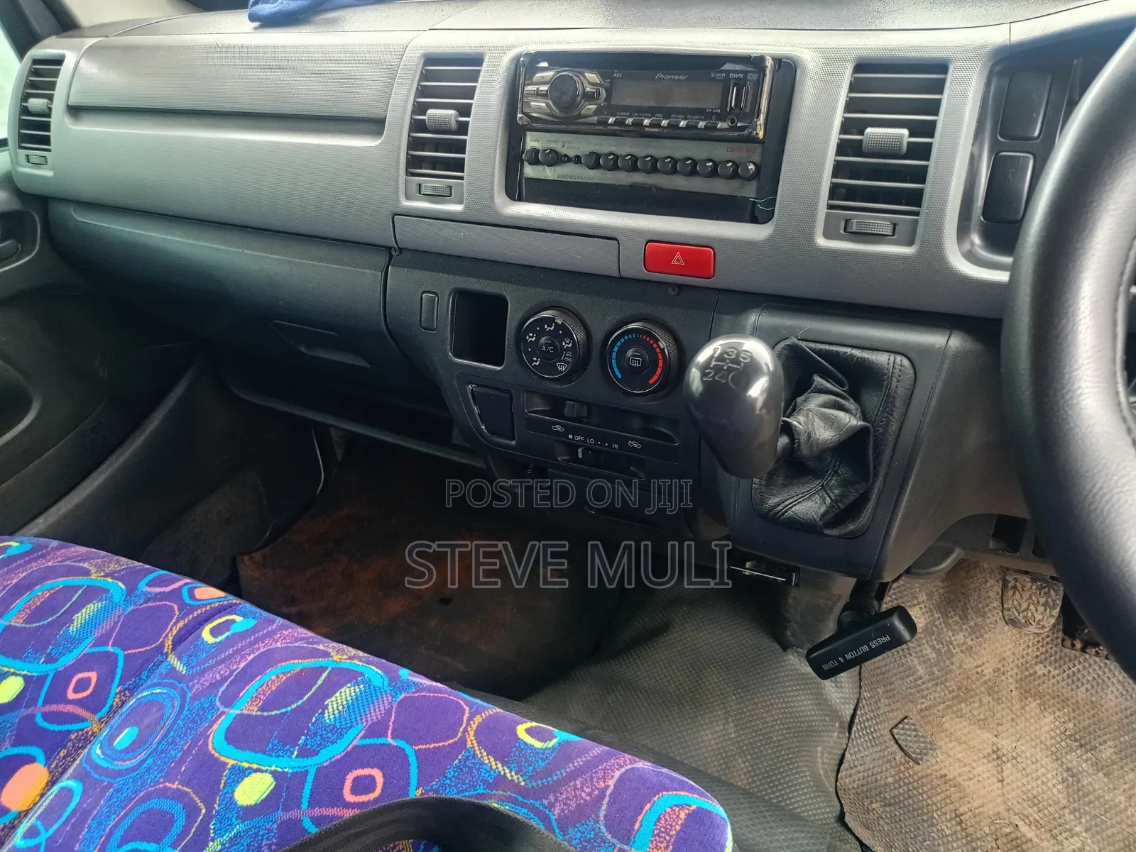 Toyota HiAce 2014 White