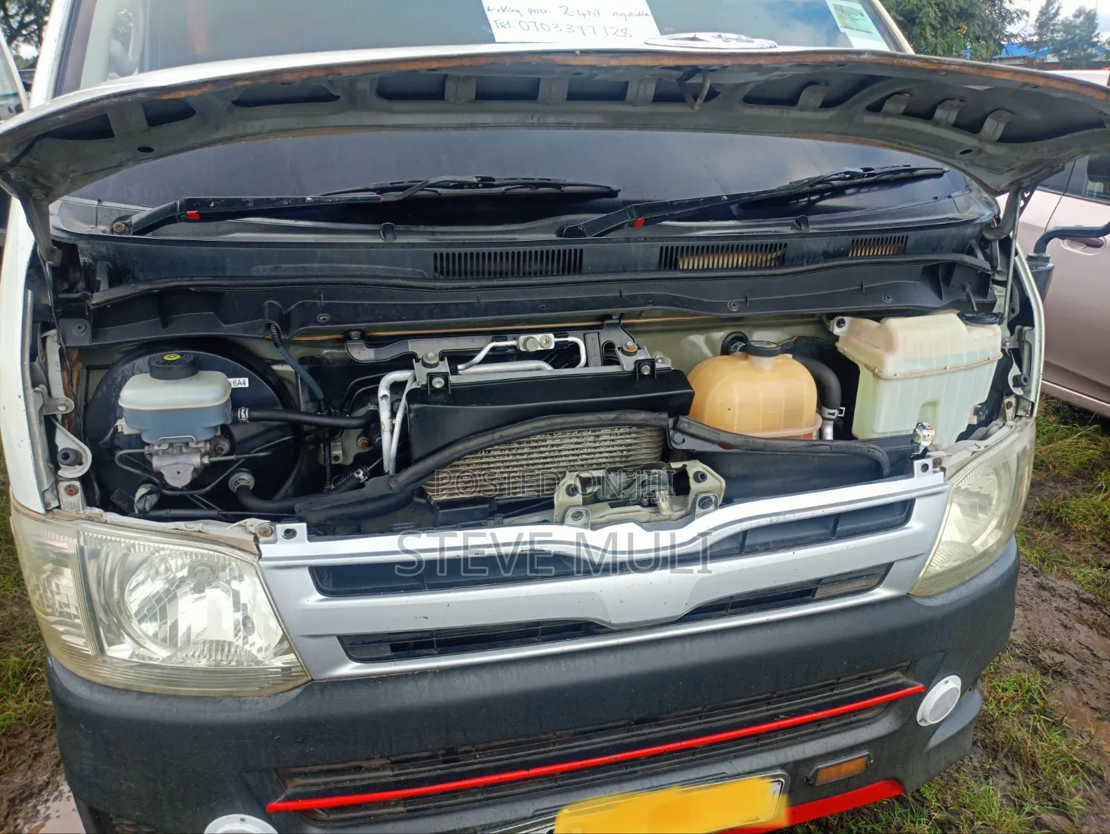 Toyota HiAce 2014 White