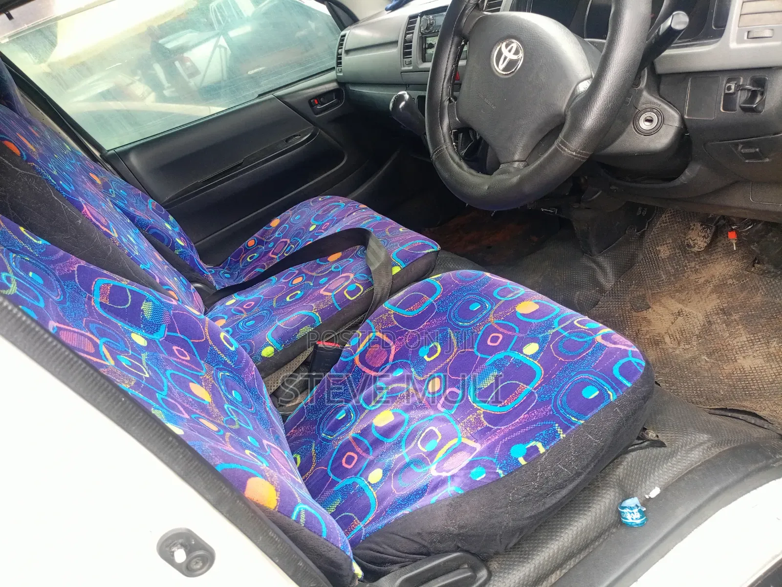 Toyota HiAce 2014 White
