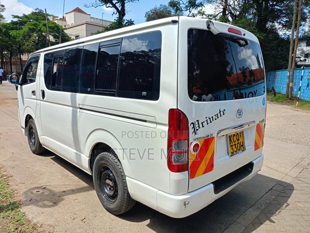 Toyota HiAce 2012 White - thumbnail 5