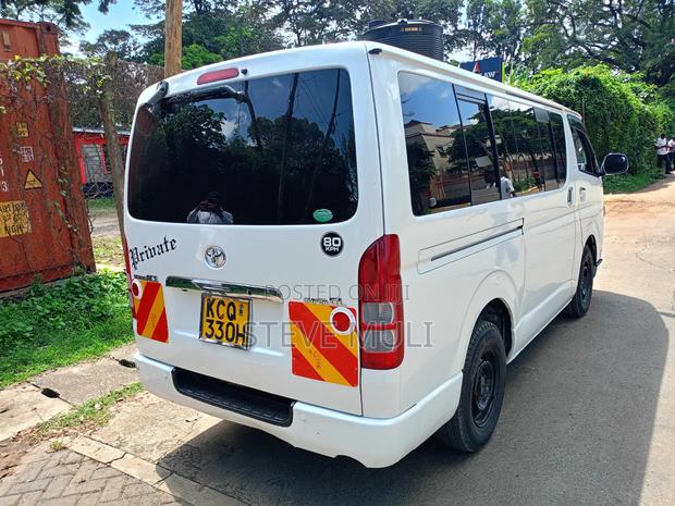 Toyota HiAce 2012 White - thumbnail 3