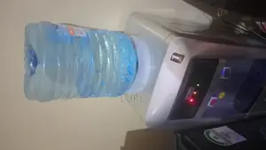 Hot and Cold Water Von Dispenser