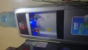 Hot and Cold Water Von Dispenser