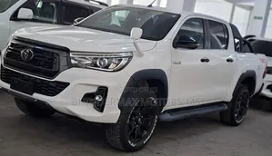 Toyota Hilux Revo Double Cab Deisel 2.4 AWD 2019 White