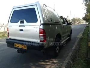 Toyota Hilux 2013 Silver