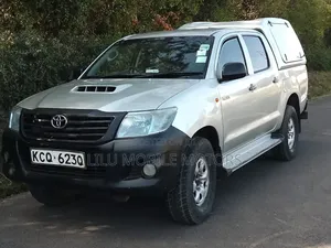 Toyota Hilux 2013 Silver