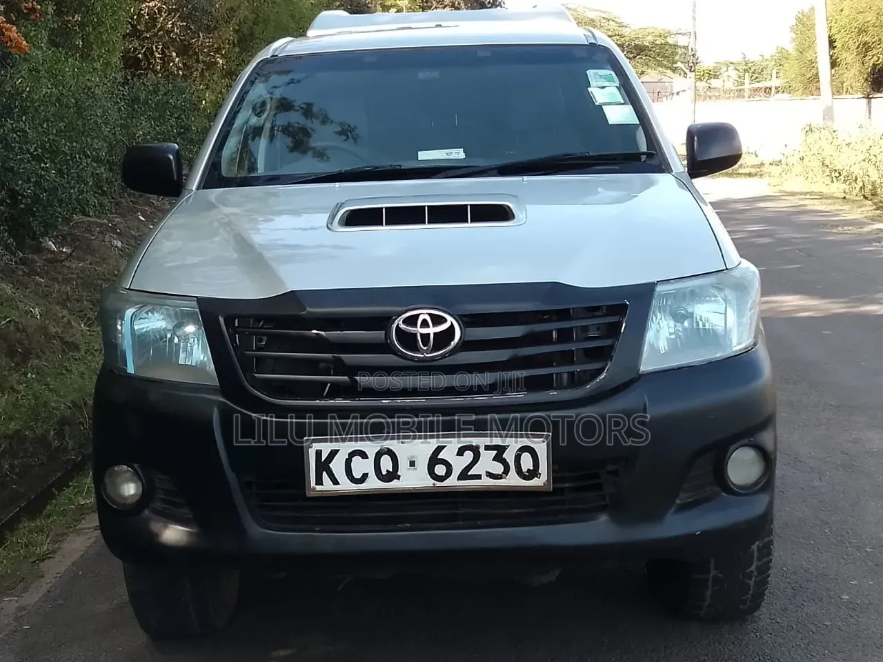 Toyota Hilux 2013 Silver