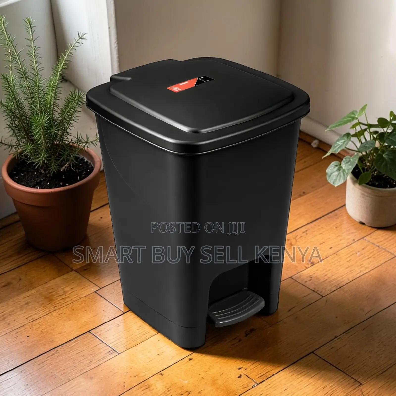 Secure Storage 30litres Hard Plastic Step Pedal Waste Garbage Dust Bin