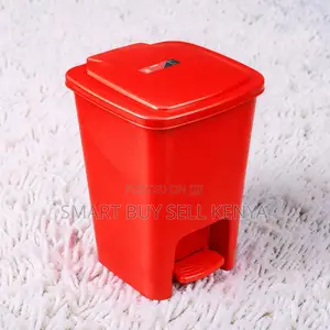 Rust Free 30 Litres Hard Plastic Step Pedal Waste Garbage Dust Bin