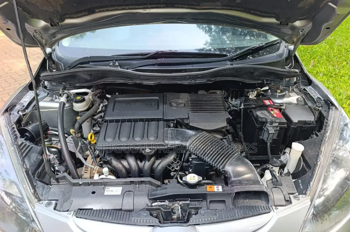 Mazda Demio 2012 Silver