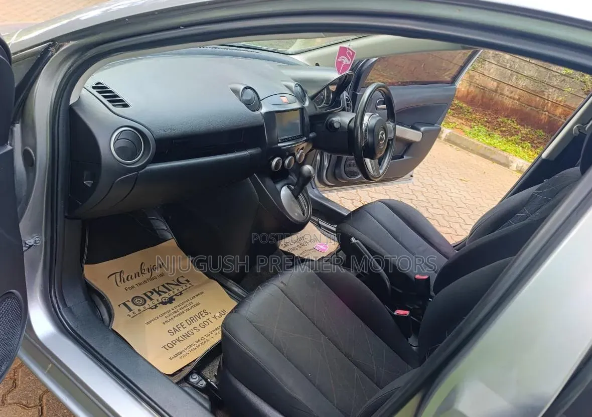 Mazda Demio 2012 Silver